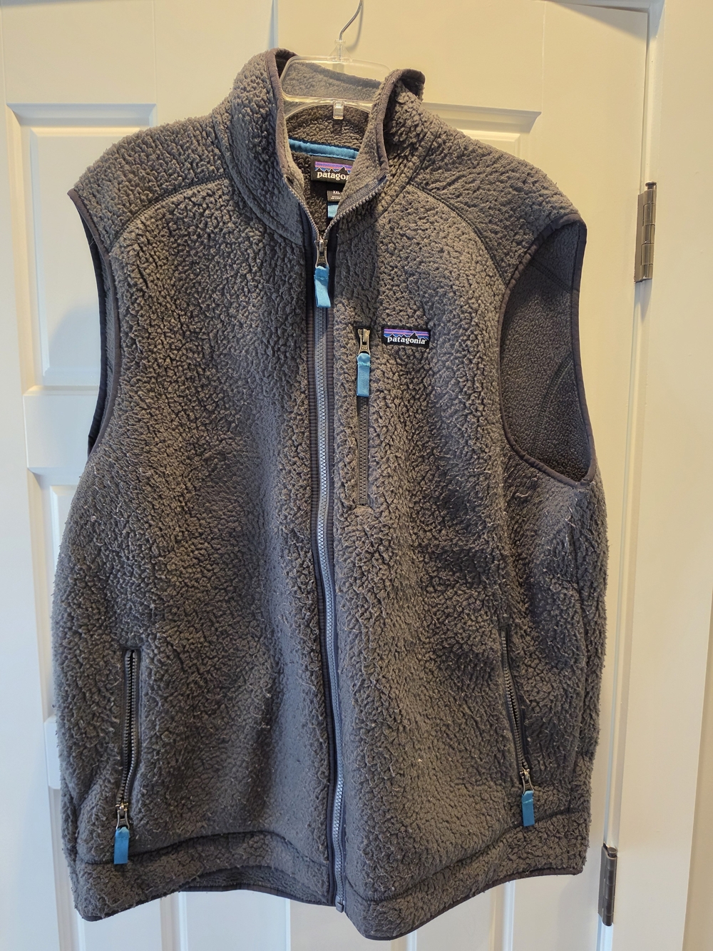 Patagonia Mens Gray Sherpa Fleece Vest with Blue Zipper Pulls